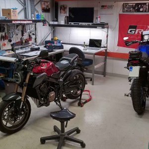 CB650R & T7